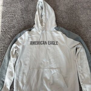 Men’s American Eagle Outfitters Gray and White Hoodie Size: M